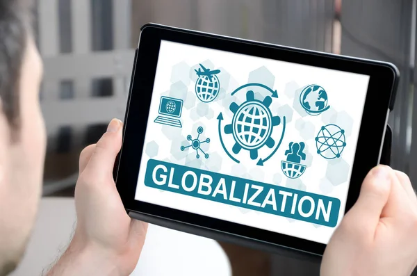 Homem Segurando Tablet Mostrando Conceito Globalização — Fotografia de Stock