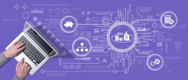 Roi kavramının sembolü olan dizüstü bilgisayar kullanan ellerin üst görünümü