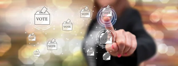 Frau Berührt Mit Dem Finger Ein Online Voting Konzept Auf — Stockfoto