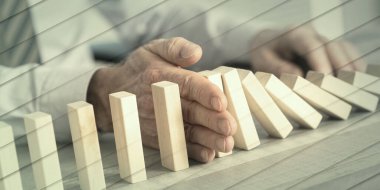Domino etkisi ve geometrik şablonu durdurarak iş denetimi kavramı