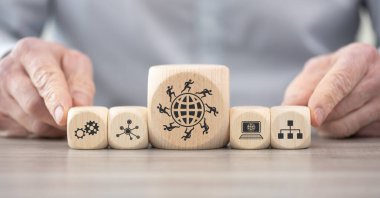 Küreselleşme sembolü olan tahta bloklar