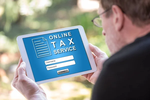 Tablet Screen Displaying Online Tax Service Concept — Stock Photo, Image