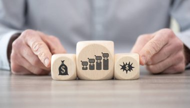 Enflasyon sembollü tahta bloklar