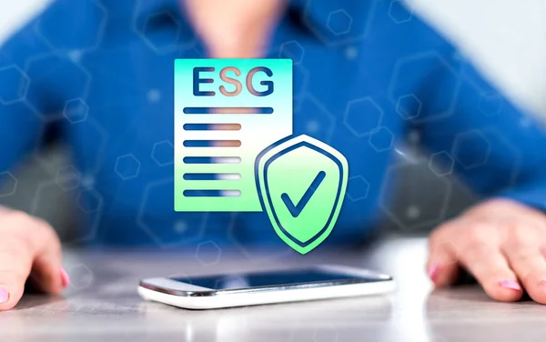 Smartphone Met Esg Concept Tussen Handen Van Een Vrouw Achtergrond — Stockfoto