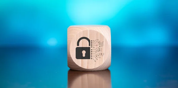 Dřevěný Blok Symbolem Koncepce Kybernetické Bezpečnosti Modrém Pozadí — Stock fotografie