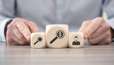 Mali denetim kavramının sembolü olan tahta bloklar