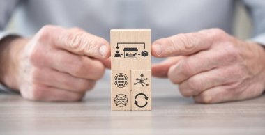 Damlama konsepti sembollü ahşap bloklar