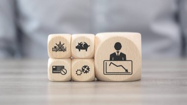 İflas sembollü tahta bloklar.