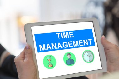 Bir zaman yönetimi kavramını gösteren tablet ekranı