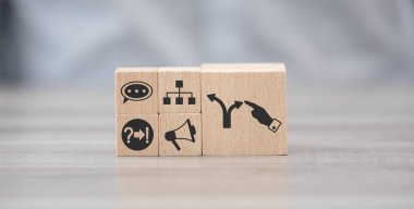 Koçluk sembollü tahta bloklar