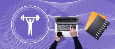 Spor konsepti sembollü dizüstü bilgisayar kullanan ellerin üst görünümü