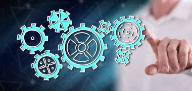 Adam dokunmatik ekranda işbirliği konseptine parmağıyla dokunuyor.