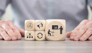 Koçluk sembollü tahta bloklar