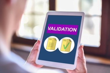 Belge doğrulama kavramını gösteren tablet ekranı