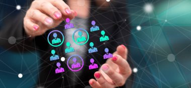 Arka planda bir kadının elleri arasındaki umut kavramı