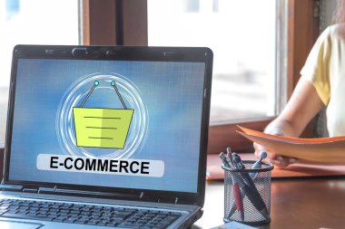 Bir e-ticaret kavramını gösteren dizüstü bilgisayar ekranı