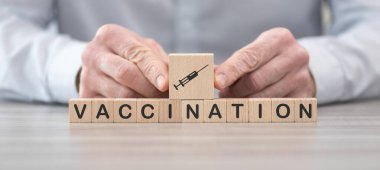 Aşı sembollü ahşap bloklar