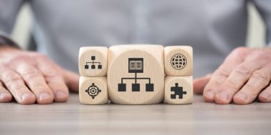 Bilgi paylaşım kavramına sahip tahta bloklar