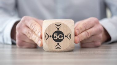5G sembollü ahşap blok