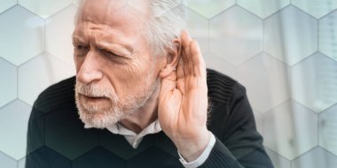 İşitme sorunu olan yaşlı bir adamın portresi, geometrik desen