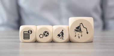 İflas sembollü tahta bloklar.