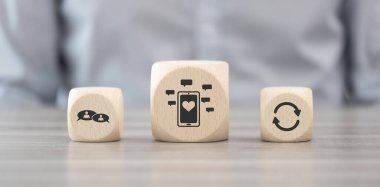 Sosyal ağ kavramının sembolü olan tahta bloklar