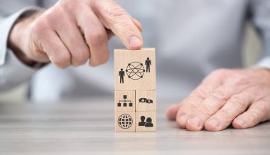 Sosyal web konsepti sembollü tahta bloklar