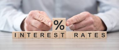 Tahta bloklar faiz oranları kavramının sembolü.