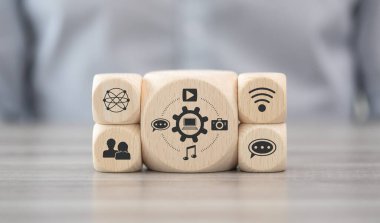 Günlük kavramının sembolü olan tahta bloklar