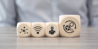 Otomasyon sembollü tahta bloklar