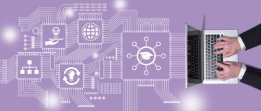 Bilgi paylaşım kavramına sahip dizüstü bilgisayar kullanan ellerin üst görünümü