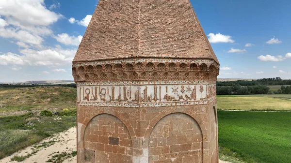 ベカー スルタン墓はベカー村の近くにある 墓はアナトリア セルジューク朝時代の12世紀に建てられた トルコのアクサレー — ストック写真