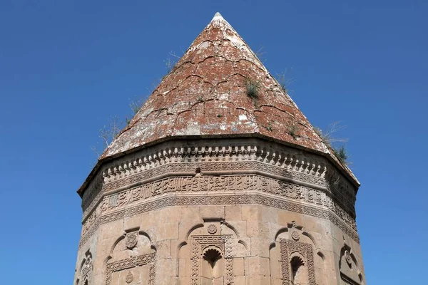 ハライム ハトゥン墓はゲヴァス地区のセルジューク墓地にある 墓はセルジューク朝時代の13世紀に建てられた トルコのヴァン — ストック写真
