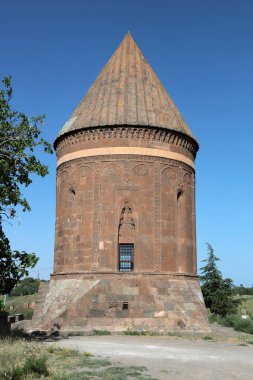 Hasan Sultan Mezarı, Bitlis 'in Ahlat ilçesinde yer almaktadır. Mezar 1275 yılında Moğol devlet adamı Hasan Sultan tarafından yapıldı..