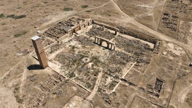 Harran Antik Kenti Sanliurfa 'da yer almaktadır. Şehir UNESCO Dünya Mirasları Geçici Listesi 'nde yer alıyor. Eski şehrin insansız hava aracıyla çekilmiş bir fotoğrafı. Urfa, Türkiye.