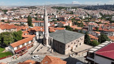 Ahi Serafettin Camii, Anadolu Seljuk döneminde 13. yüzyılda inşa edilmiştir. Camiinin diğer adı da Arslanhane Camii. Cami UNESCO 'nun dünya mirası listesinde yer alıyor..