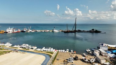 Türkiye 'nin Karadeniz bölgesinde yer alan Sinop kentinin insansız hava aracı ile çekilmiş bir fotoğraf. Sinop, Türkiye.