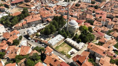Kastamonu 'nun eski şehir merkezinin insansız hava aracı ile çekilmiş bir fotoğrafı. Tarihi binalar ve sokaklar. Kastamonu, Türkiye.