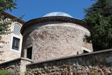 Atabey Gazi Mezarı, Anadolu Seljuk döneminde 13. yüzyılda inşa edilmiştir. Mezar Kastamonu 'daki Atabey Gazi Camii' nin avlusunda yer almaktadır..