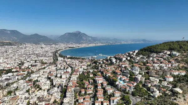 Antalya 'nın Alanya bölgesinin insansız hava aracı fotoğrafı. Alanya, Antalya, Türkiye.