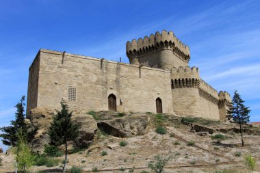 Ramana Kalesi 12. yüzyılda Büyük Seljuk döneminde inşa edildi. Şato, Bakü 'nün Sabuncu ilçesinde yer almaktadır. Bakü, Azerbaycan.