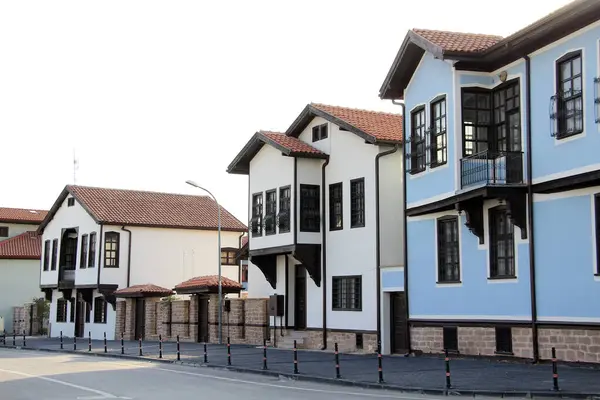 Geleneksel Konya evleri Meram Sahibata mahallesinde bulunmaktadır. Evler 2023 yılında restore edildi. Konya, Türkiye.