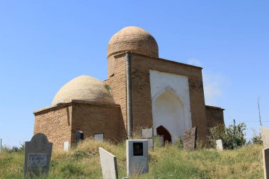 Abdulaziz Baba Mezarı 9. yüzyılda inşa edildi. Mezar daha sonraki dönemlerde birkaç kez onarıldı. Şymkent, Kazakistan.