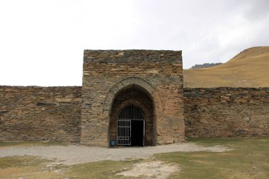 Taştan Rabat Caravanserai Kırgızistan 'ın Atbashi bölgesinde yer almaktadır. Kervan Orta Çağ 'da inşa edildi..