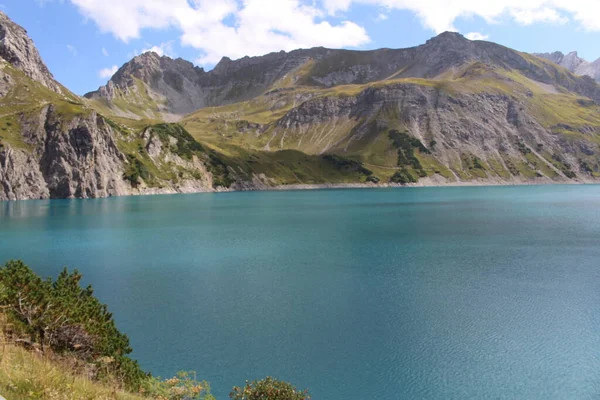 Hermosa Vista Del Lago Lunersee Rodeado Alpes Vorarlberg Austria —  Fotos de Stock