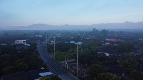 Vue Aérienne Village Rural Recouvert Smog Par Les Activités Brûlage — Video