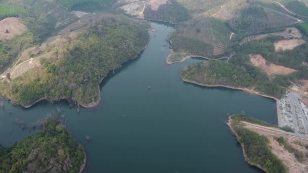 Bendungan Air Dan Danau Panorama Pemandangan Udara Perbukitan Thailand Utara — Stok Video