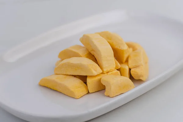 Healthy Freeze Dried Fruits Freeze Dried Mango Plate Table Close — Stock Photo, Image