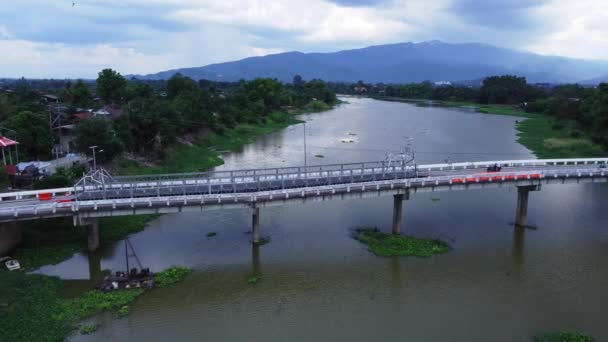 Kırsal Kesimdeki Bir Nehirde Beton Bir Köprünün Tamiri Bir Yol — Stok video