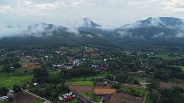 Kuzey Tayland Mae Hong Son Eyaletindeki Pai Köyünün Insansız Hava — Stok video
